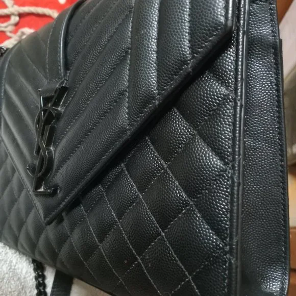 Saint Laurent - Picture 7 of 7